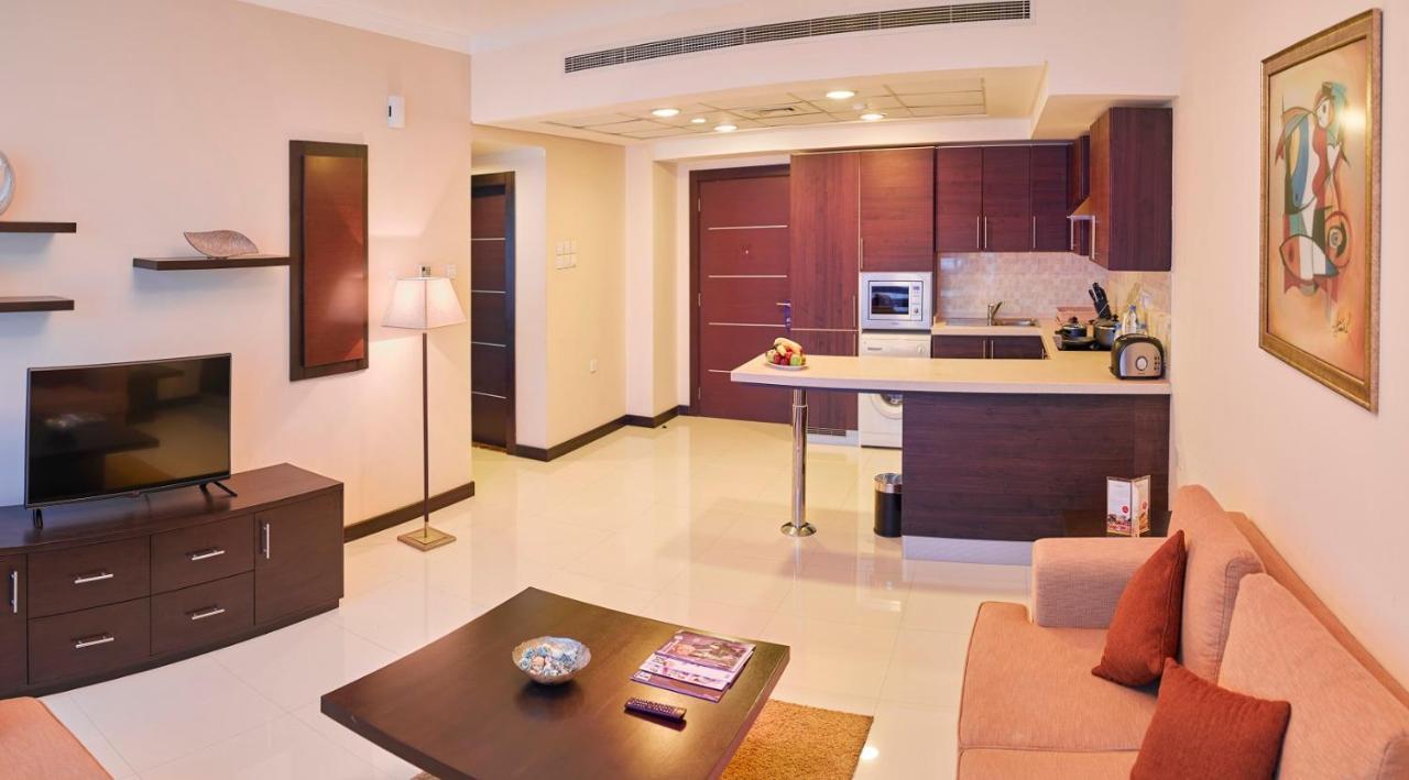 Tulip Hotel & Suites Манама Экстерьер фото