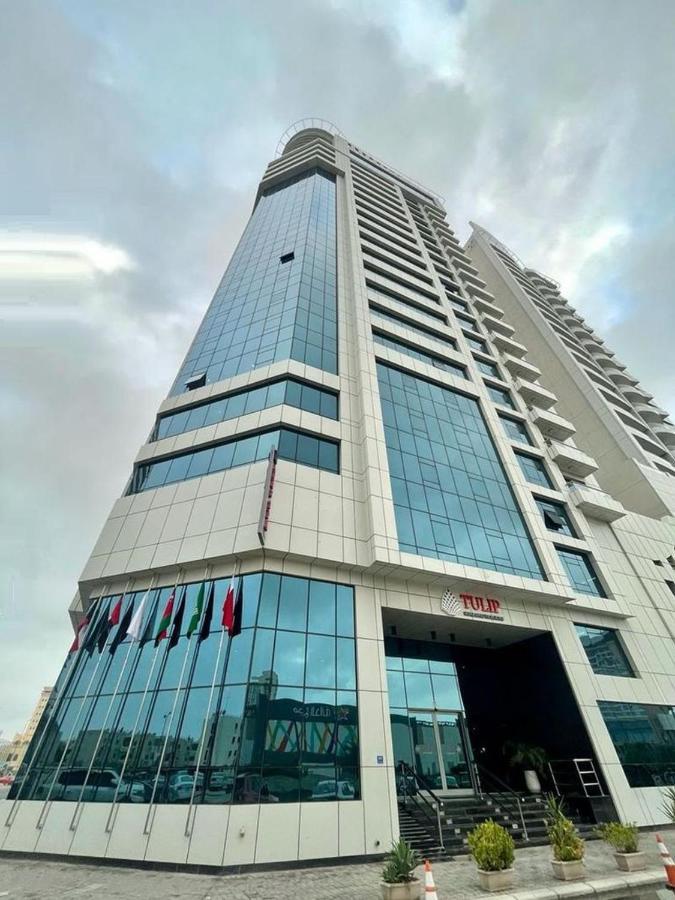 Tulip Hotel & Suites Манама Экстерьер фото
