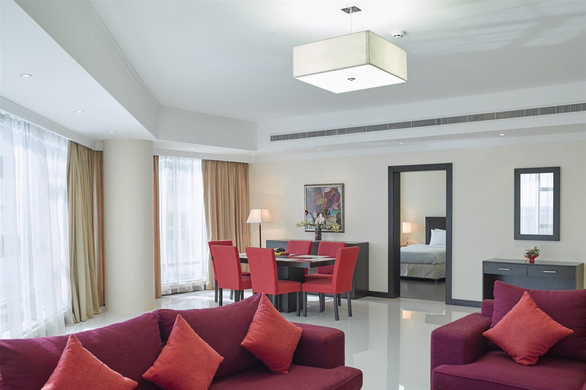 Tulip Hotel & Suites Манама Экстерьер фото