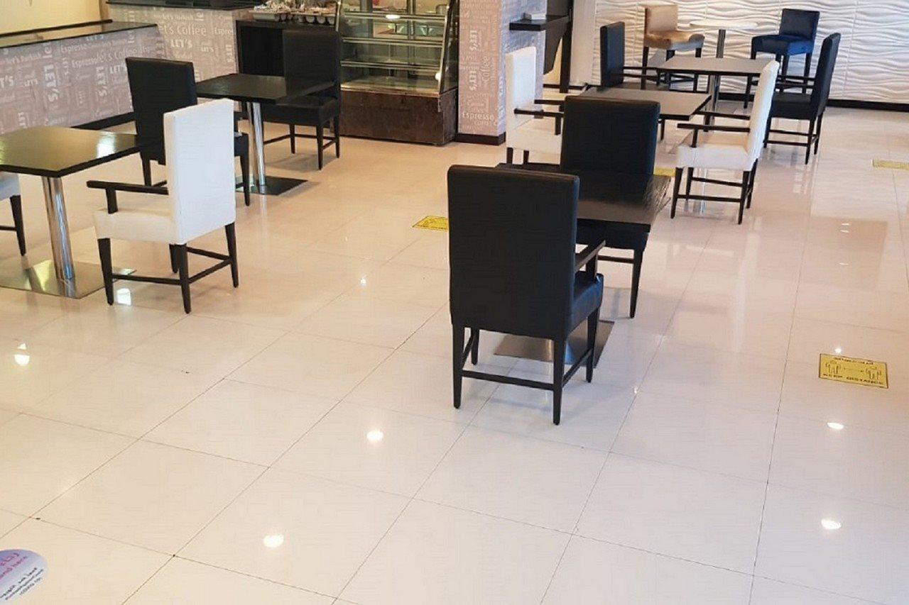 Tulip Hotel & Suites Манама Экстерьер фото
