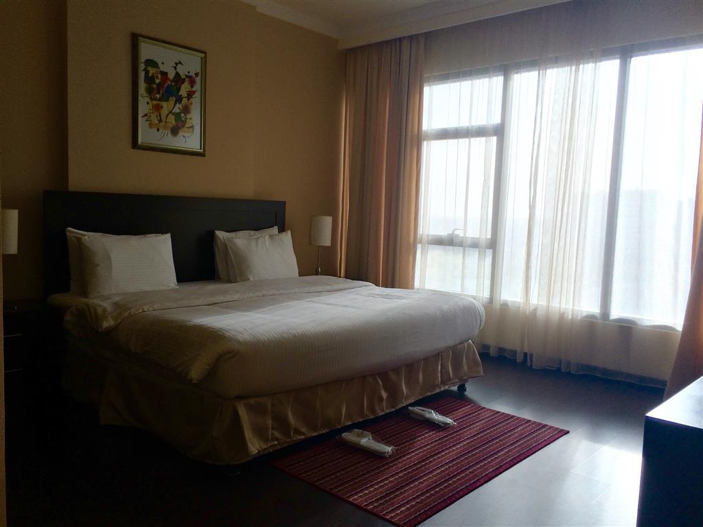 Tulip Hotel & Suites Манама Экстерьер фото