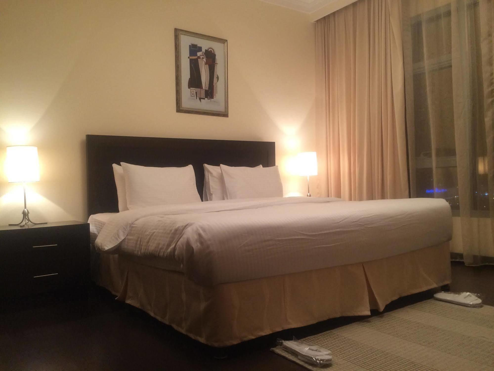 Tulip Hotel & Suites Манама Экстерьер фото