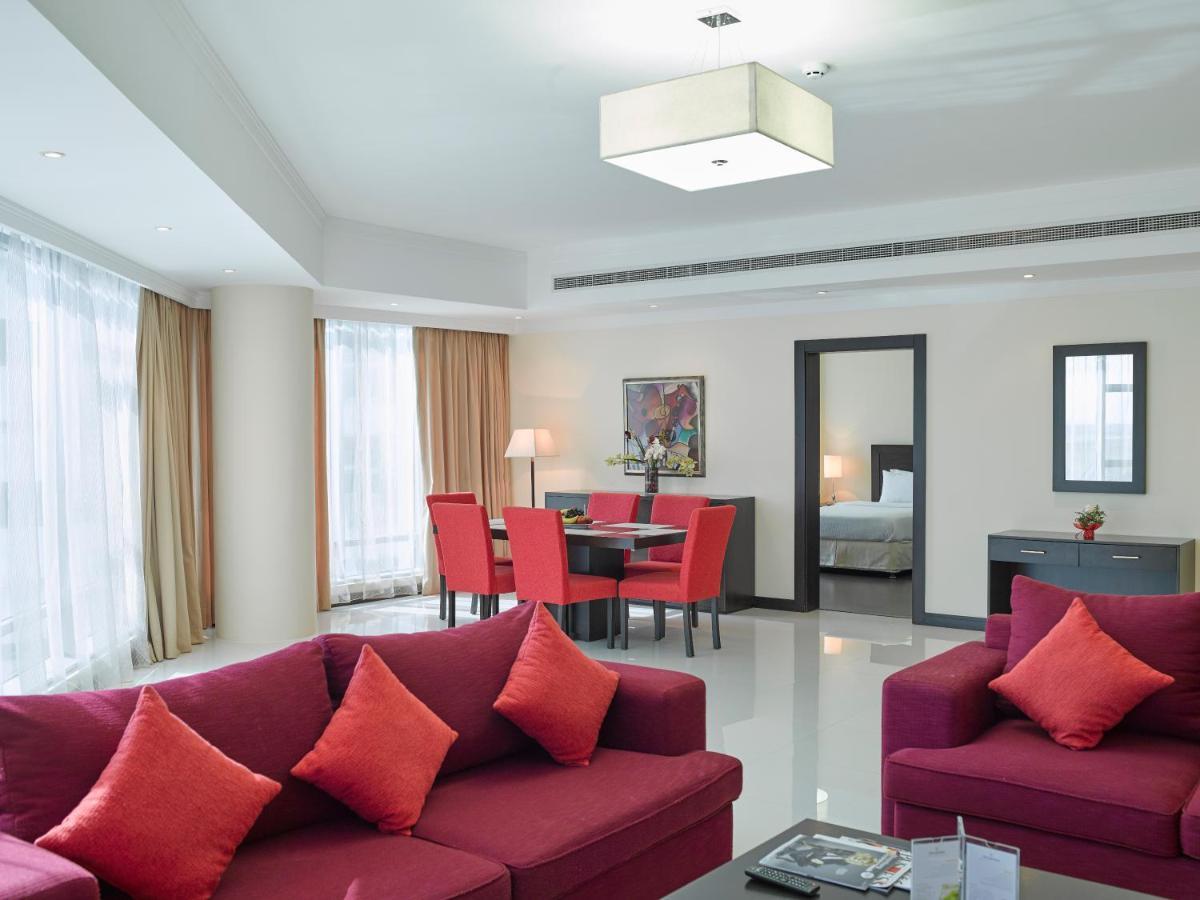 Tulip Hotel & Suites Манама Экстерьер фото