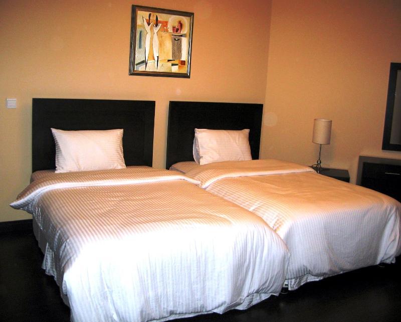 Tulip Hotel & Suites Манама Экстерьер фото