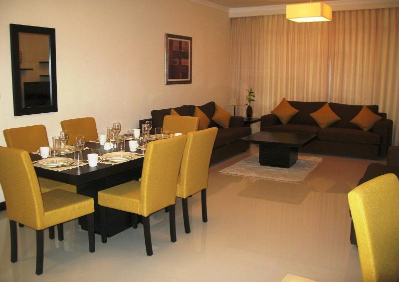 Tulip Hotel & Suites Манама Экстерьер фото